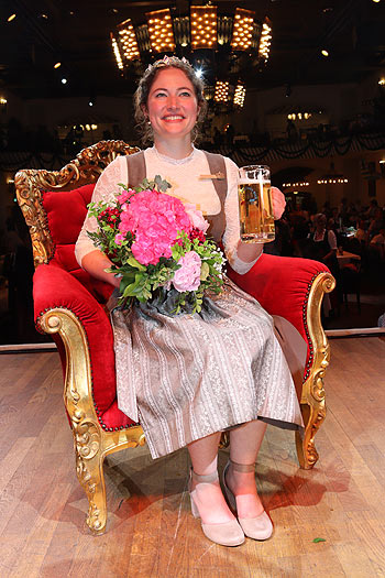  die neue Bayerische Bierkönigin Mona Sommer  ©Foto: Martin Schmitz)
